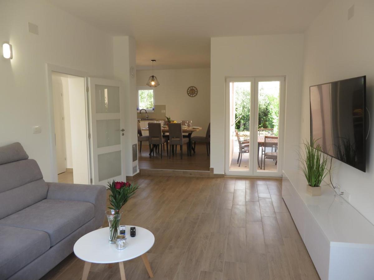 M&L Holliday Home Biograd Na Moru Exterior foto